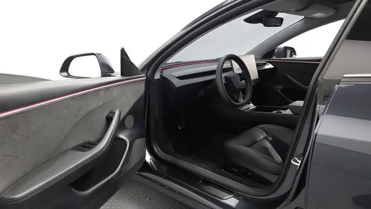 Tesla 3 AWD 2024 10