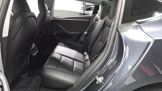 Tesla 3 AWD 2024 26