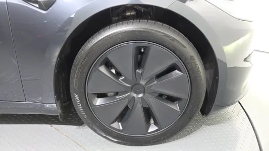 Tesla 3 AWD 2024 21