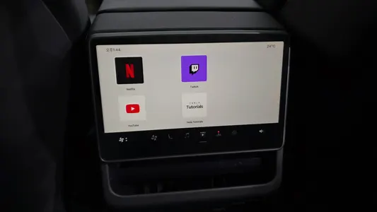 Tesla 3 AWD 2024 27