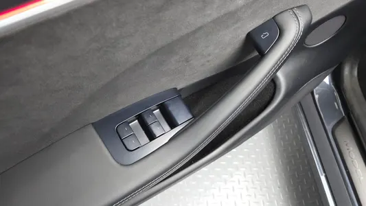Tesla 3 AWD 2024 28