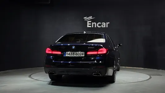 BMW 5 Series (G30) 520i M 2021 4