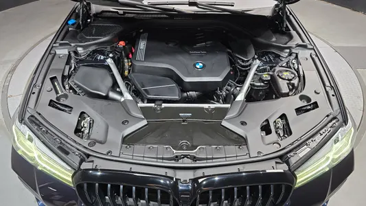 BMW 5 Series (G30) 520i M 2021 6
