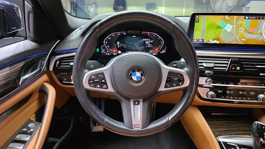 BMW 5 Series (G30) 520i M 2021 14