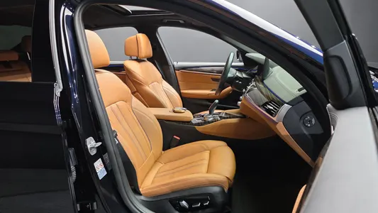 BMW 5 Series (G30) 520i M 2021 26