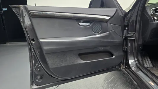 BMW 5 Series GT (F07) GT ED Edition 2016 24