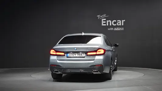 BMW 5 Series (G30) 520i M 2023 4