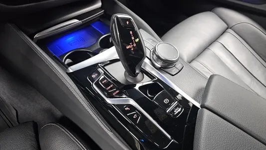 BMW 5 Series (G30) 520i M 2023 9