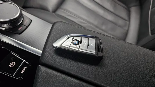 BMW 5 Series (G30) 520i M 2023 15