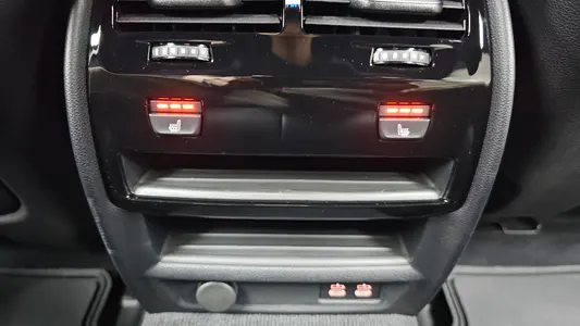 BMW 5 Series (G30) 520i M 2023 32