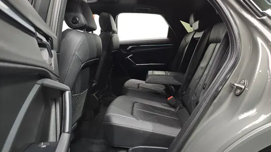 Audi Q3 (F3) 35 TDI 2020 10