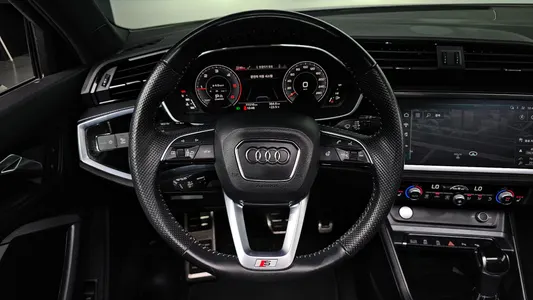 Audi Q3 (F3) 35 TDI 2020 11