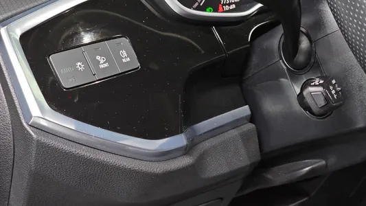 Audi Q3 (F3) 35 TDI 2020 12