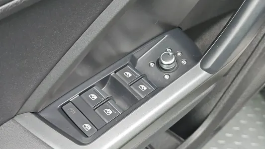 Audi Q3 (F3) 35 TDI 2020 19