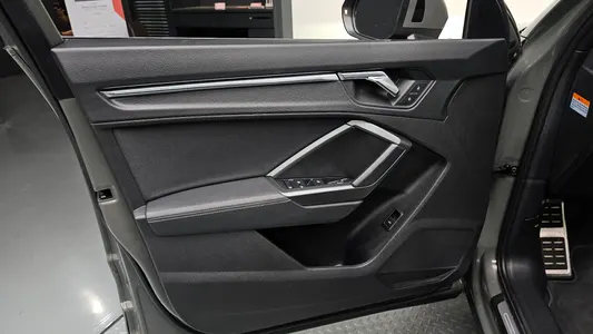 Audi Q3 (F3) 35 TDI 2020 24