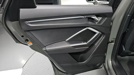 Audi Q3 (F3) 35 TDI 2020 25