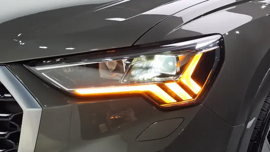 Audi Q3 (F3) 35 TDI 2020 22
