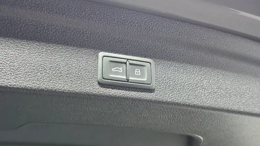 Audi Q3 (F3) 35 TDI 2020 31