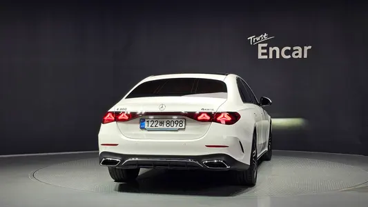 Mercedes-Benz E-Class W214 E300 4MATIC AMG Line 2025 4