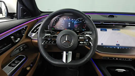 Mercedes-Benz E-Class W214 E300 4MATIC AMG Line 2025 13