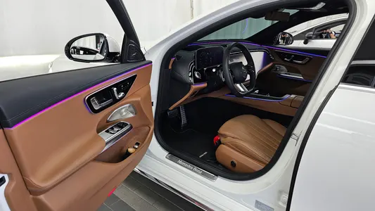 Mercedes-Benz E-Class W214 E300 4MATIC AMG Line 2025 10