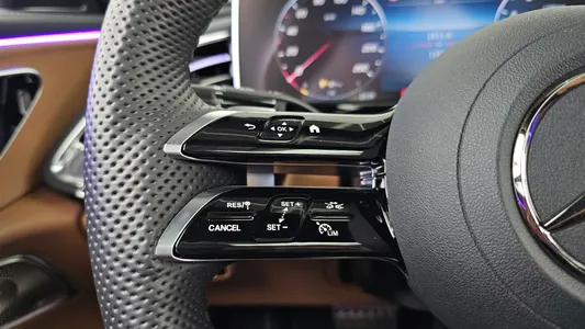 Mercedes-Benz E-Class W214 E300 4MATIC AMG Line 2025 26