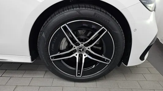 Mercedes-Benz E-Class W214 E300 4MATIC AMG Line 2025 21