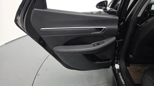 Hyundai (DN8) 2021 26