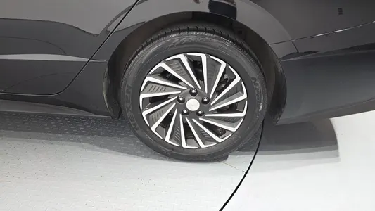 Hyundai (DN8) 2021 22