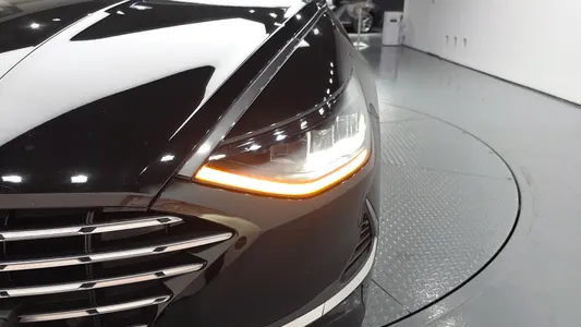 Hyundai (DN8) 2021 23