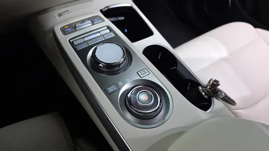 Genesis GV70 e-AWD 2023 9