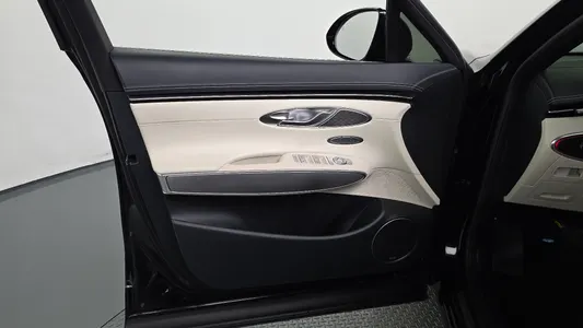 Genesis GV70 e-AWD 2023 24