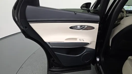 Genesis GV70 e-AWD 2023 25