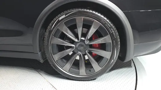 Tesla X 2023 21