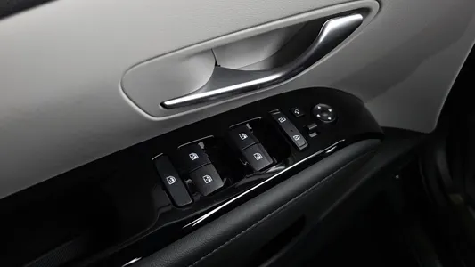 Hyundai (NX4) 2WD 2023 31