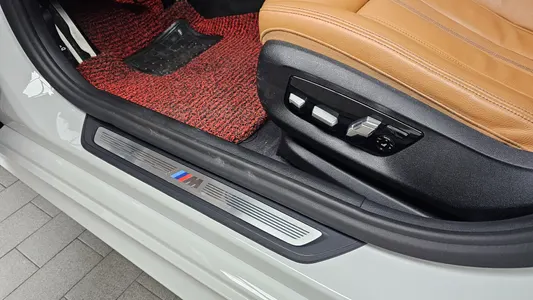 BMW 5 Series (G30) 520i M 2020 8
