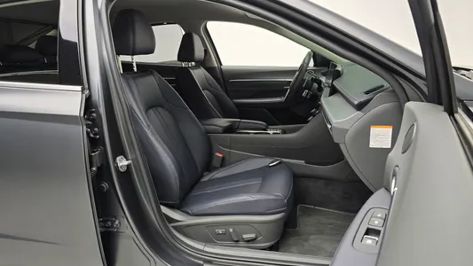 Hyundai (DN8) 2024 26