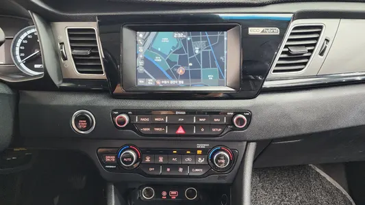 Kia Niro 2017 12
