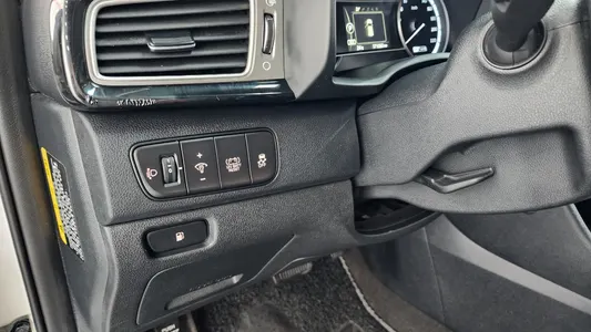 Kia Niro 2017 19