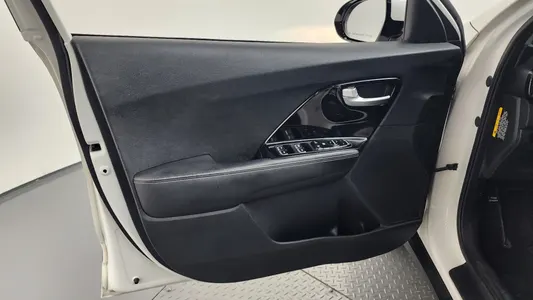 Kia Niro 2017 24