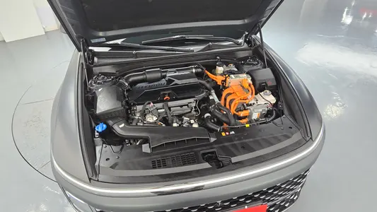 Hyundai (GN7) 2025 6