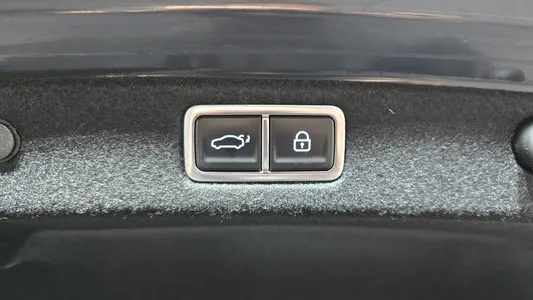 Hyundai (GN7) 2025 11