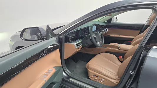 Hyundai (GN7) 2025 10