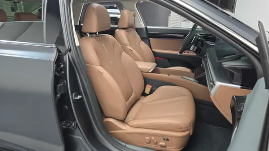 Hyundai (GN7) 2025 26