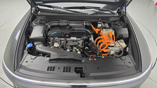 Hyundai (GN7) 2024 6