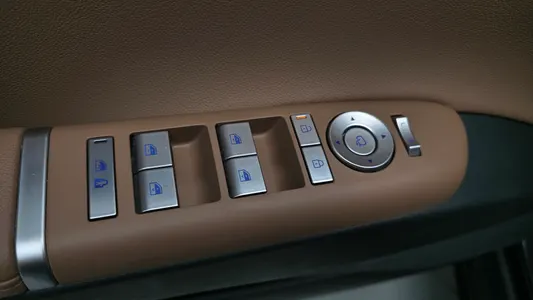 Hyundai (GN7) 2024 17
