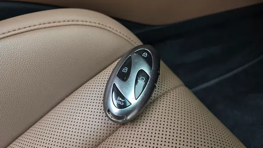Hyundai (GN7) 2024 32