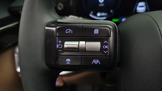 Hyundai (GN7) 2024 33