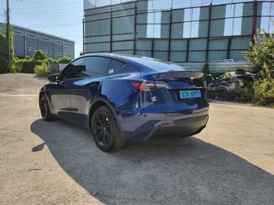 Tesla Y RWD 2024 4