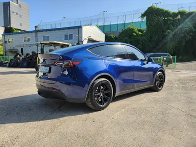 Tesla Y RWD 2024 5